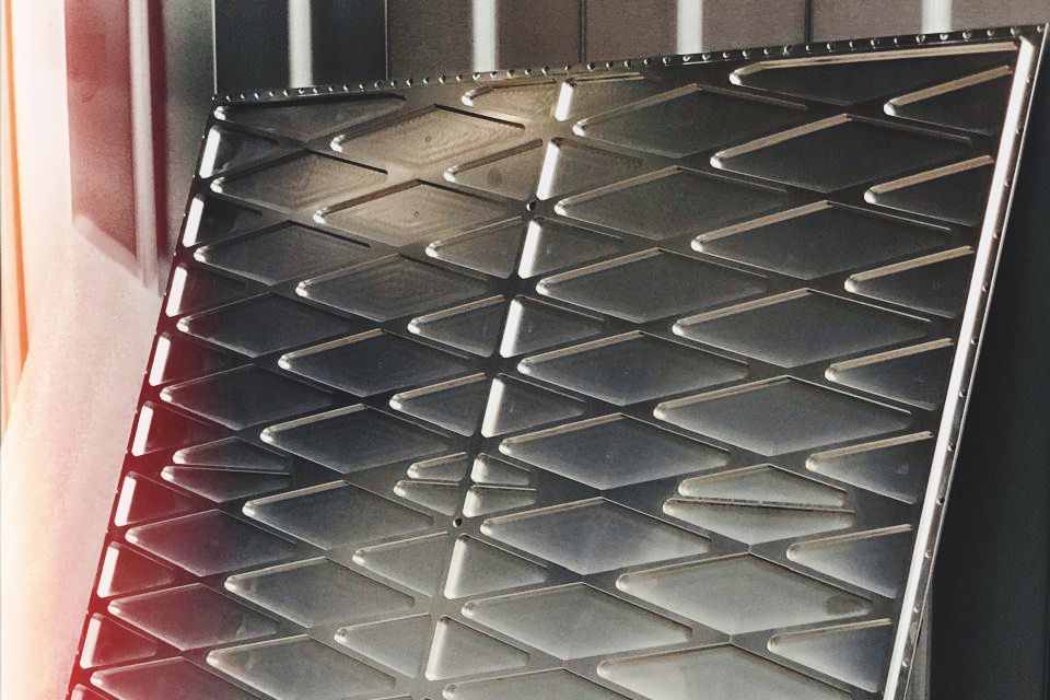 Какой метод обработки металлических поверхностей лучше выбрать?