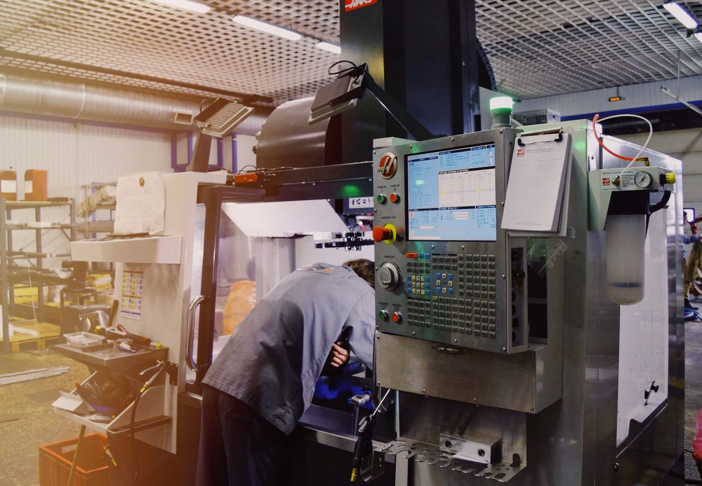 Какими методами компаниям приходится «обходить» импортозамещение в стране?